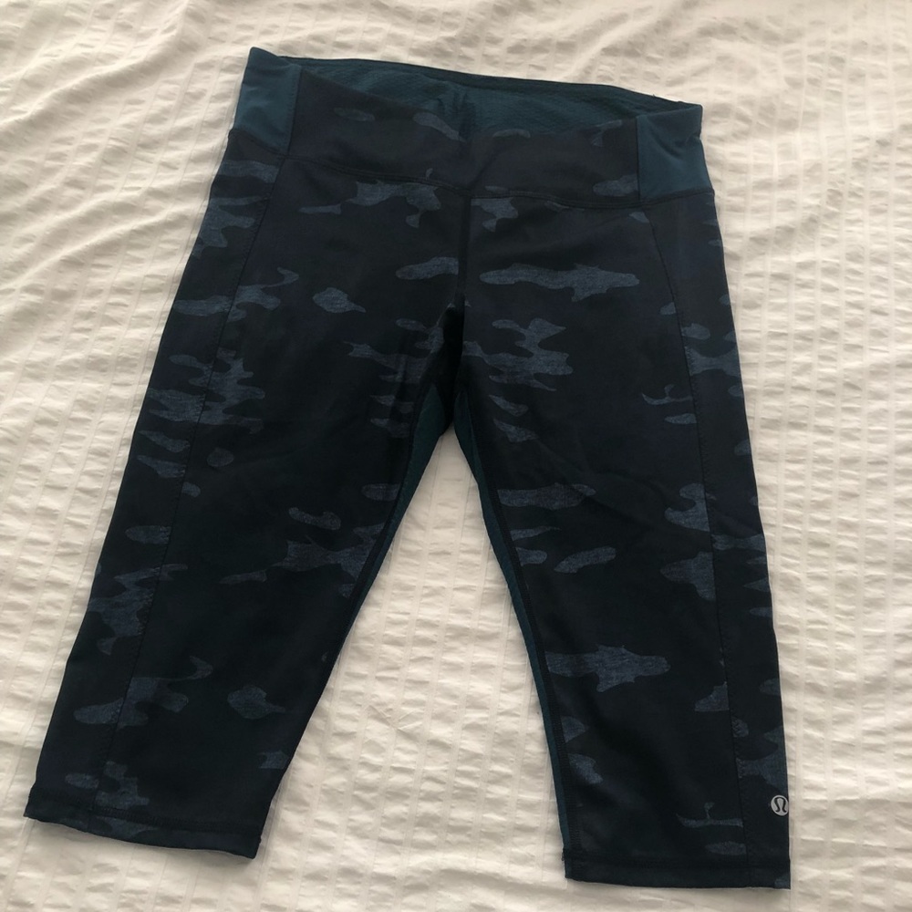 Lululemon Blue camo Capris